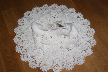 Háčkovaná suknička, 98