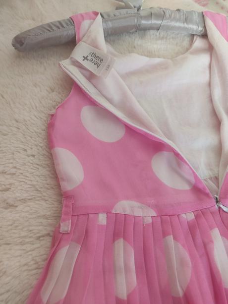 Šaty bodkované, c&a,134