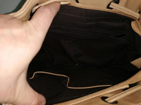 Kabelka so strapcami, 