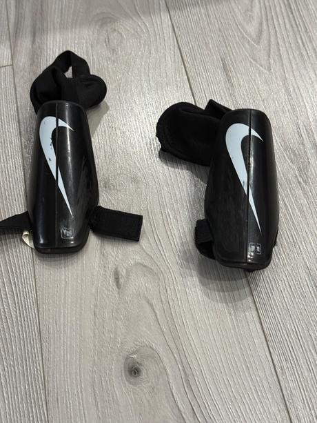 Chrániče nike, 