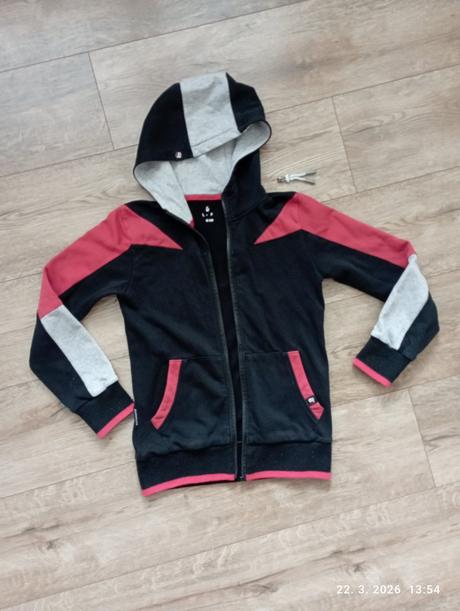 Krásna tepláková súprava (už s poštovným), authority,146