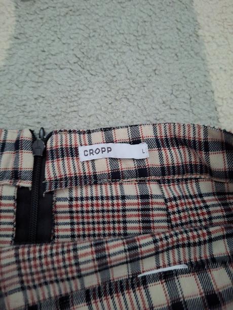 Karovana sukňa cropp, l