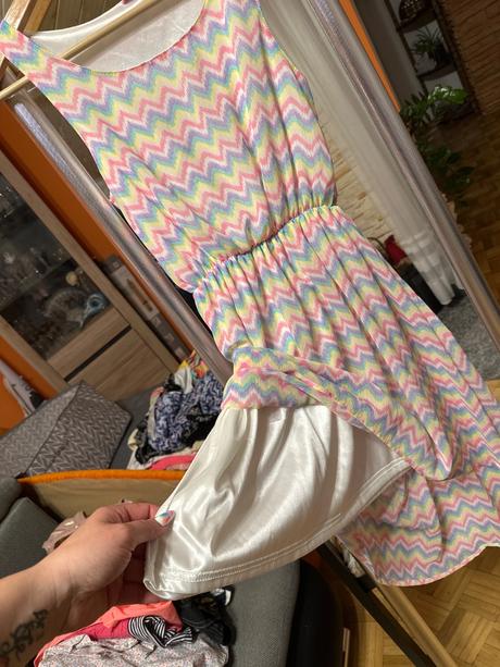 Vzdušné letné šaty, 158