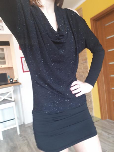 Elegantné čierne šaty s dlhým rukávom, s