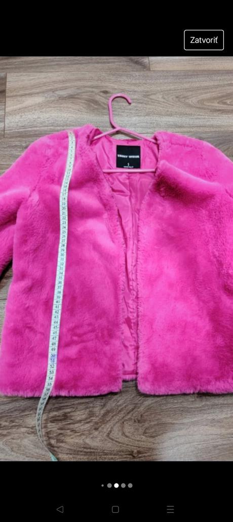 Ružový kabát, s