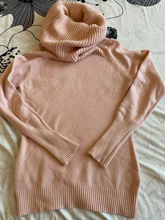 Teplý mäkký pulóver s veľkým rolákom v. m/l, m