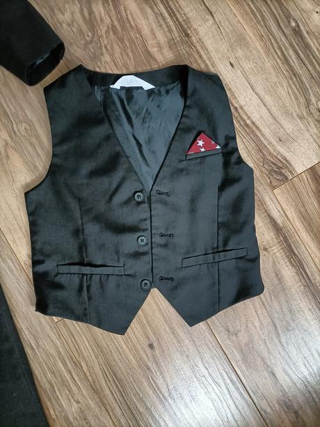 Oblek pre chlapca, 122