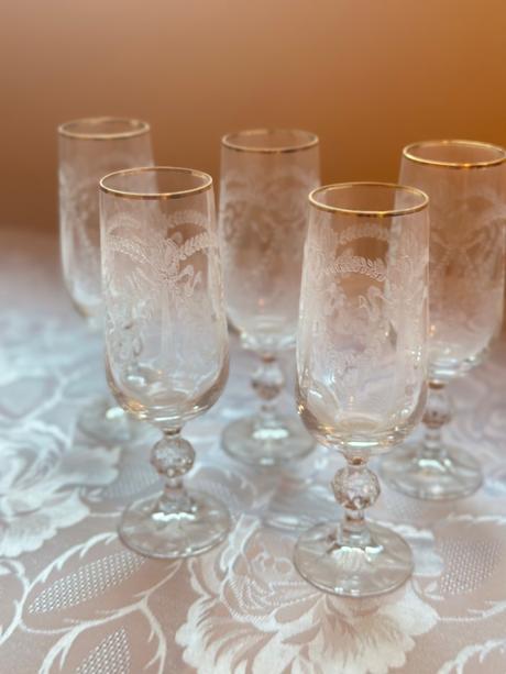 Krištálové poháre so zlatým okrajom gravírované,
