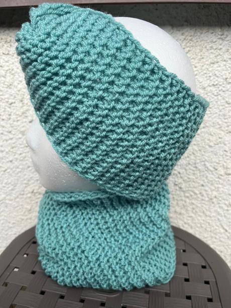 Čelenky a nákrčníky,