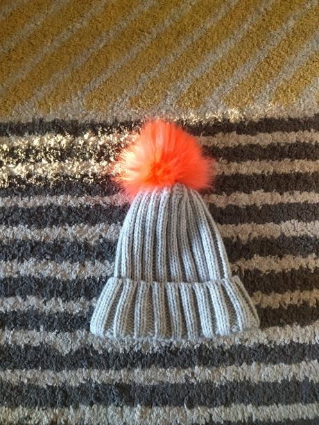 Čiapka s brmbolcom 146/158, primark,146