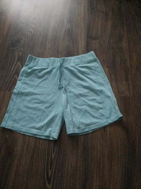 Športové kraťase, 146