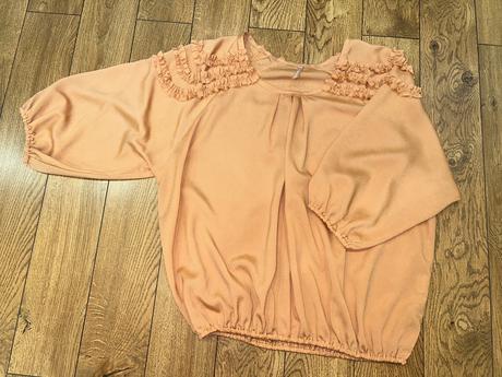 Broskyňová blúzka, s