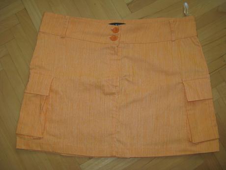 Oranžová sukňa, 40