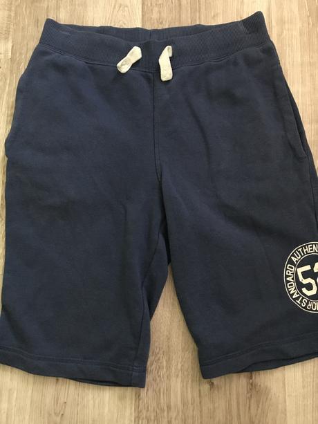 Teplákove kraťasy 10-11 rokov, c&a,146