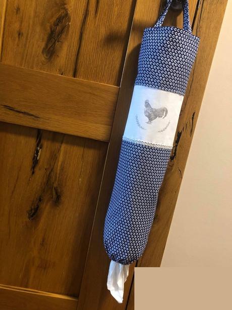 Zásobník na igelitové tašky / igelitky,