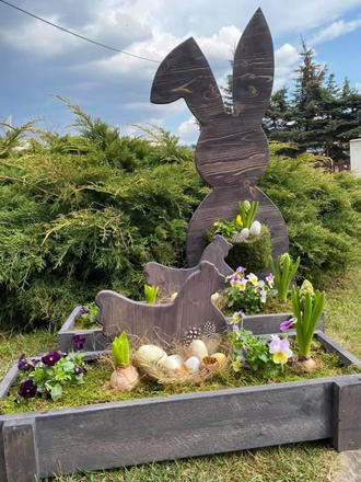 Kvetináč so sliepkou,