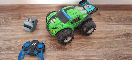 Auto na ovládanie zelené,