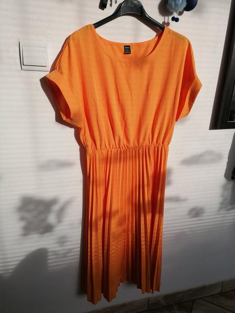 Oranžové šaty, 38, 38