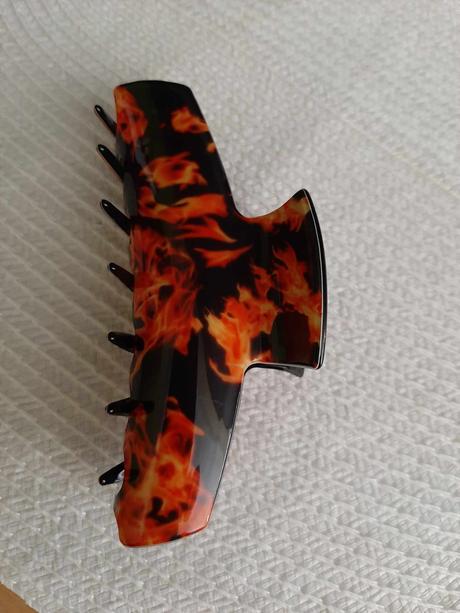 Štipec na huste vlasy, new yorker