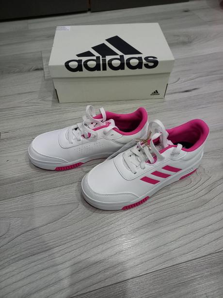 Nenosené tenisky, adidas,39