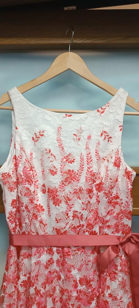 Šaty s čipkou, bonprix,38