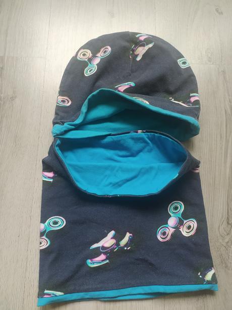 Čiapka nákrčník, 52