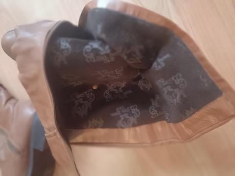 Čižmy 36, clara barson,36