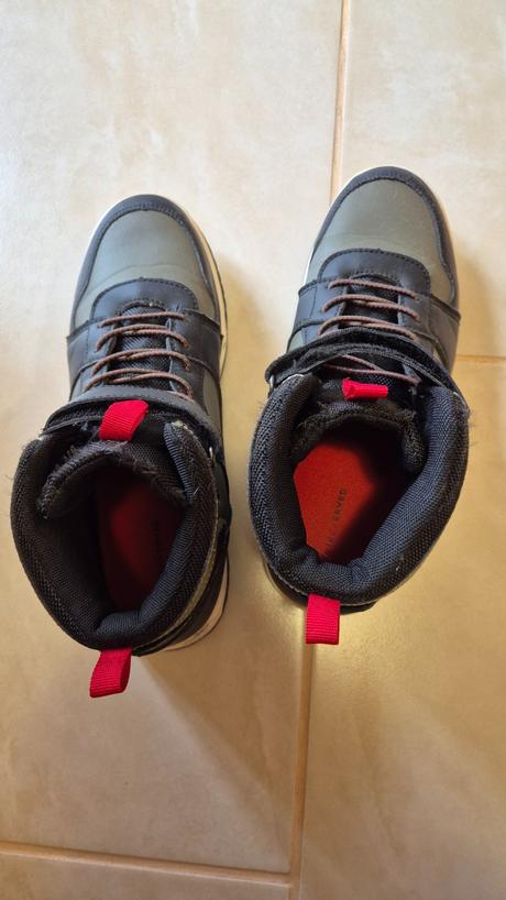 Botasky, reserved,39