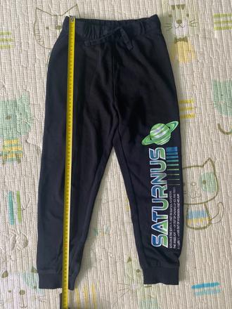 Teplaky s vesmirnou potlacou, h&m,128