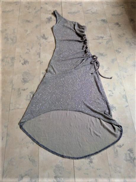 Extravagantné lurexové šaty, 34