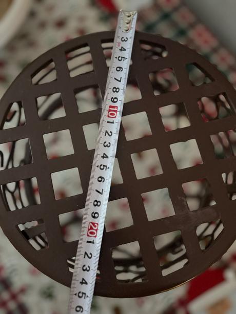 Kovový stojan na kvety alebo stolček víntage, 