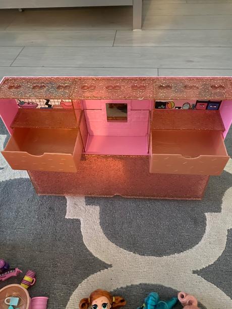 Bábiky lol + domcek, 