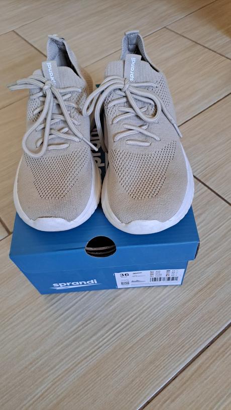 Ľahké tenisky, sprandi,36