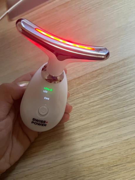 Swiss power led light therapy, 