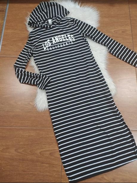 Pružkovane maxi šaty, 152