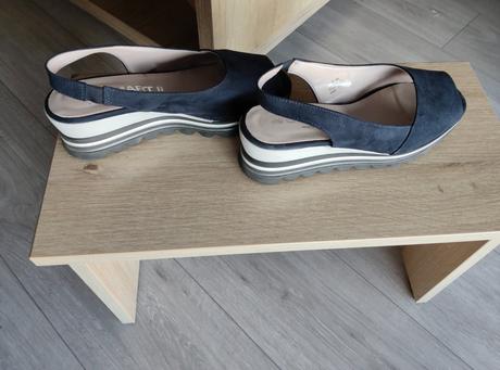 Kožené.zn comart, 39