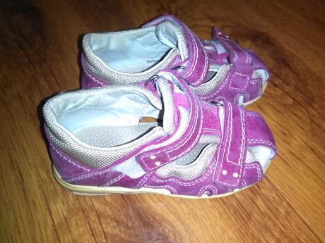 Kvalitné dievčenské sandále, 24