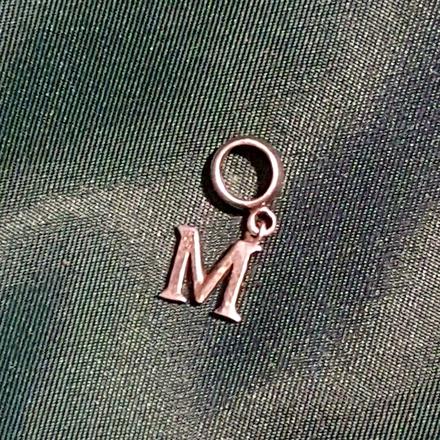 Privesok ' m ' - striebro,