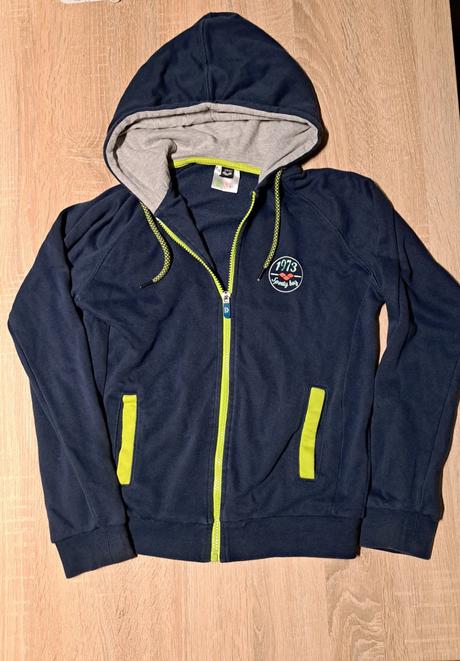 Mikina s kapucňou, 134