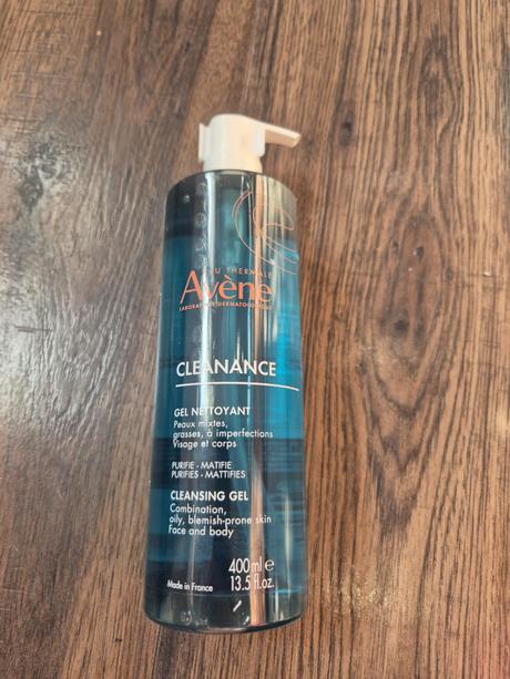 Avene cleanance gel,