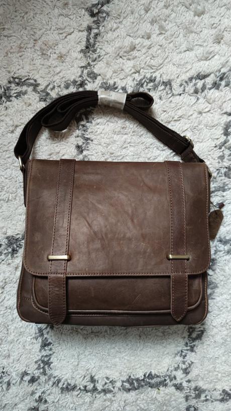 Nová pravá kožená kabelka,