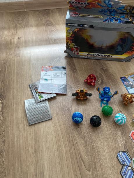 Bakugan 8 kusov s kartičkami, 