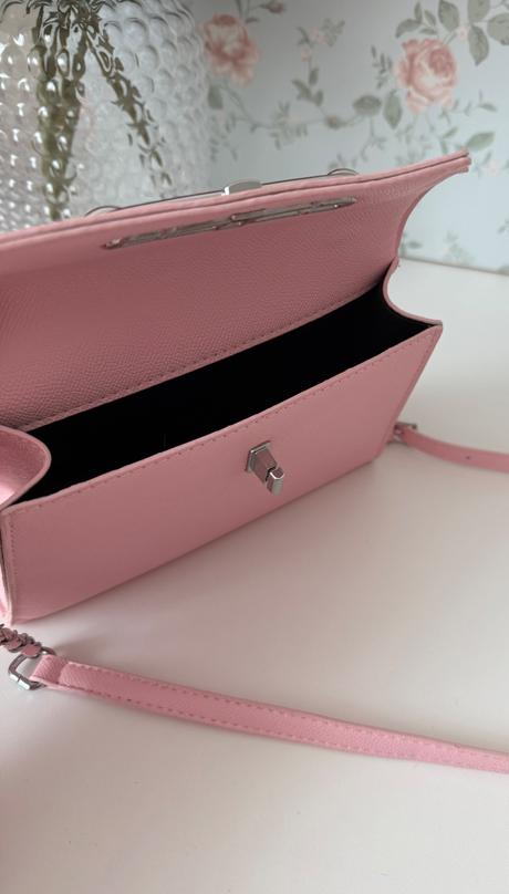 Luxusná ružová kabelka elegantná,