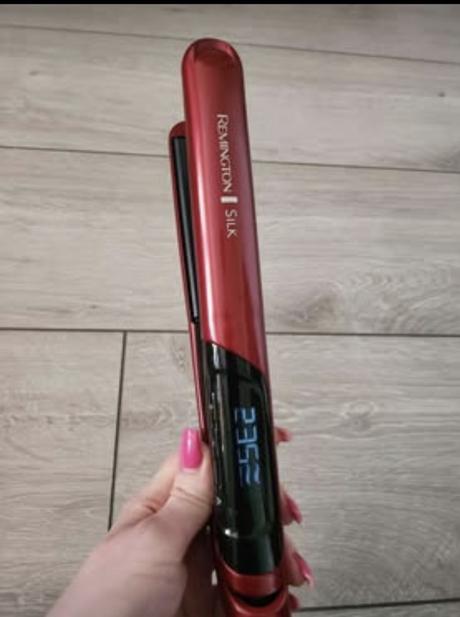 Žehlička na vlasy remington silk,