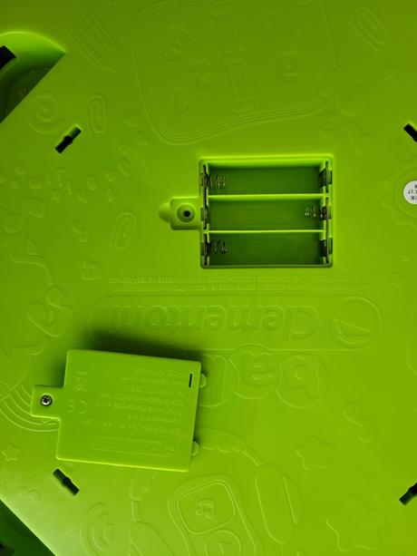 Clementoni interaktívny vzdelávací stôl v slovensk,