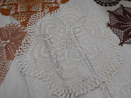 Háčkované dečky do hneda, 