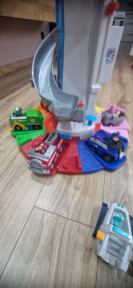 Veža lapková patrola + autá a postavičky, 