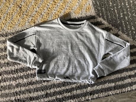 Mikinka s číslom, c&a,140