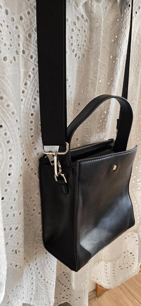 Kabelka reserved, reserved