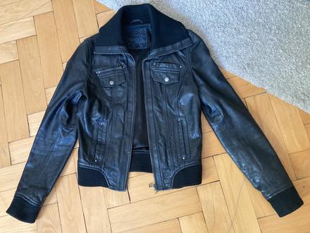 Kožená bunda, stradivarius,s